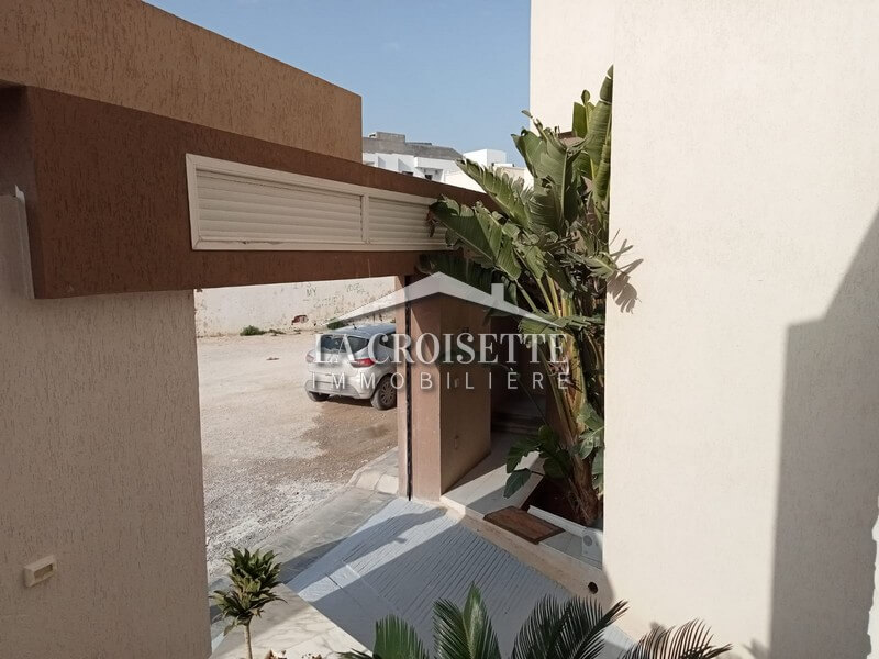 Villa S+5 meublée à Ain Zaghouan Nord